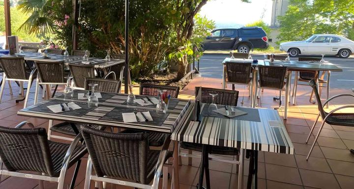 Restaurant en plein air Lautrec